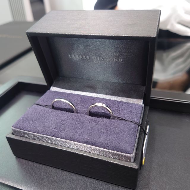 【ラザール ダイヤモンド(LAZARE DIAMOND)の口コミ】 こちらのブランドの指輪はなんといってもダイヤの輝きが他のブランドとは…