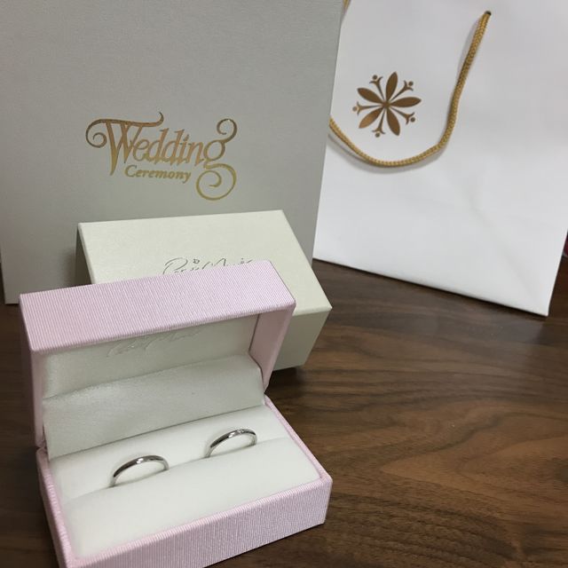 【Petit Marie(プチマリエ)の口コミ】 まずは、価格もそうですがlady’sの表面ダイヤモンドのカットの輝き…