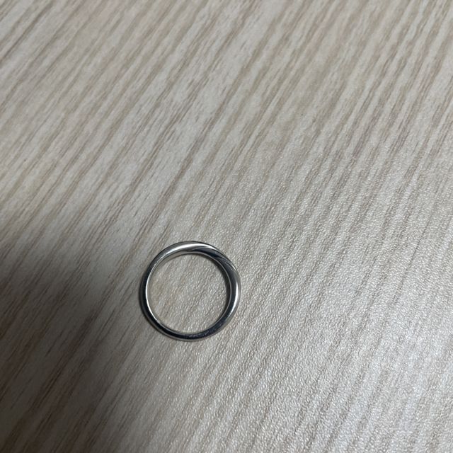 【銀座ダイヤモンドシライシの口コミ】 指輪のデザインがとても良いなと思いました。
また、指輪のデザインがシン…