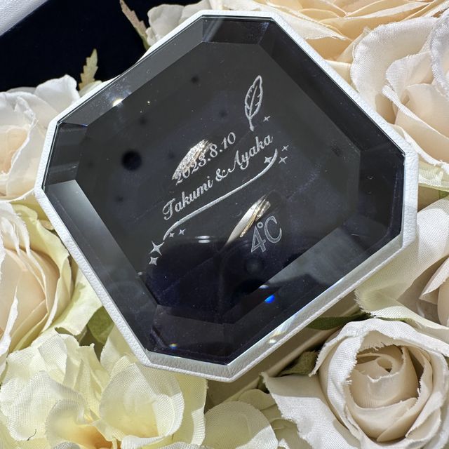 【4℃ BRIDAL(ヨンドシーブライダル)の口コミ】 最初はつや消しのデザインは絶対買わないつもりでしたが、実際に見てみて…