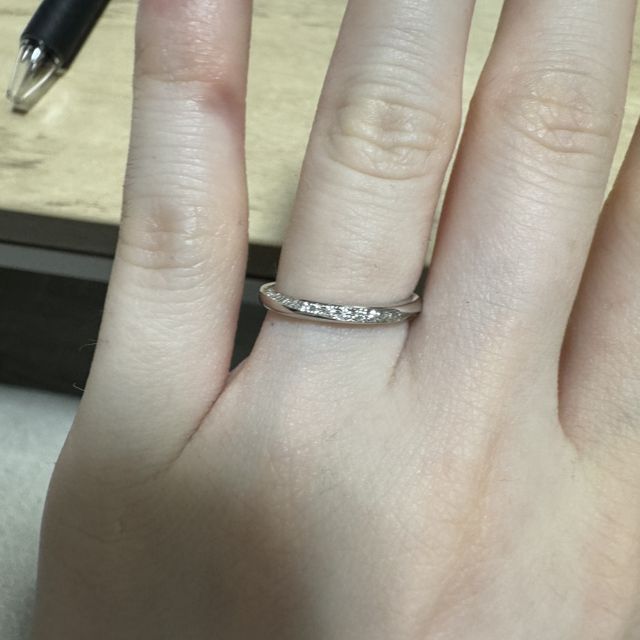 【銀座ダイヤモンドシライシの口コミ】 とにかくキラキラダイアがかわいいです
気に入ったデザインだったので、つ…