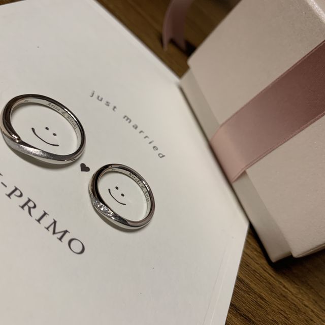 【アイプリモ(I-PRIMO)の口コミ】 ゴールドとシルバーの2色が使われていて、S字の形になっていて着用時に指…