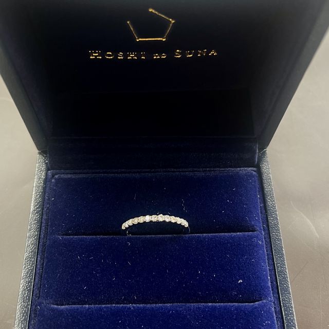 【HOSHI no SUNA 星の砂(ほしのすな)の口コミ】 ■デザイン
重ね付けをしたかったので、
ストレートな形で探していました。…