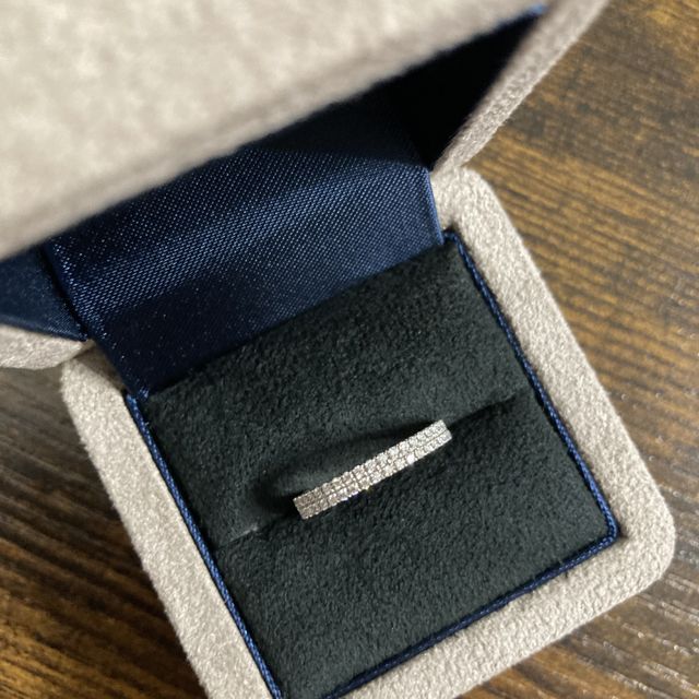 【BRILLIANCE+(ブリリアンスプラス)の口コミ】 ダイヤが好きなので、結婚指輪もダイヤがたくさん入っているものを探して…