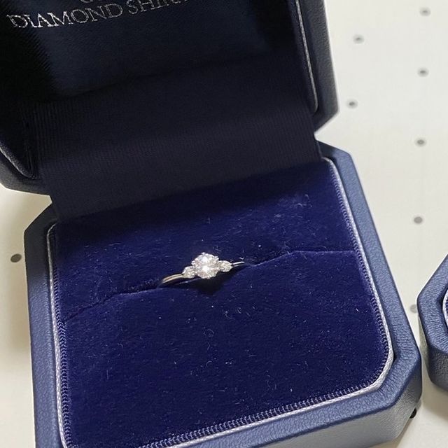 【銀座ダイヤモンドシライシの口コミ】 まっすぐな指輪よりもウェーブがかったものが良く探していたところサイト…