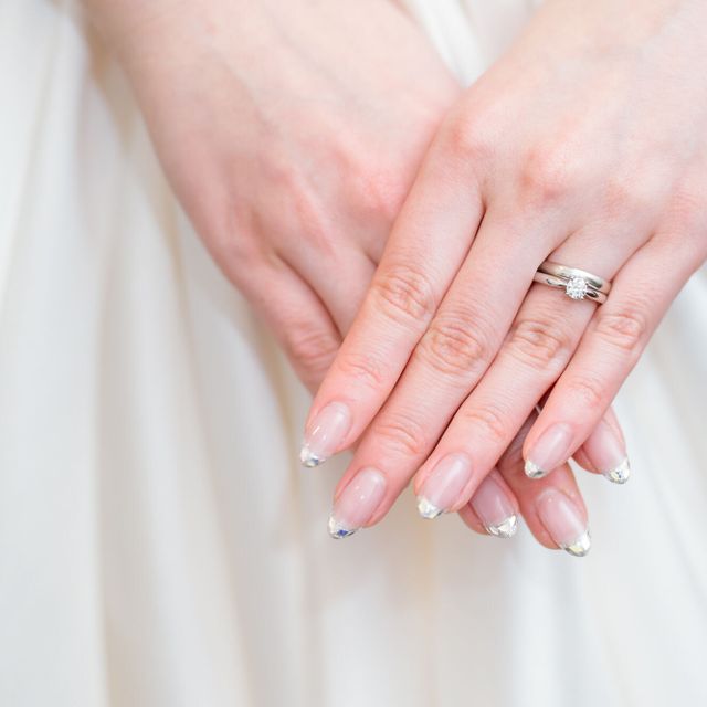 【ヴァン クリーフ＆アーペル(Van Cleef & Arpels)の口コミ】 一粒ダイヤがキラキラと輝いて本当に素敵です。
シンプルなデザインが好き…