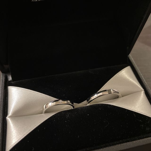 【銀座ダイヤモンドシライシの口コミ】 指輪自体の色や太さだけでなく、ダイヤの留め方、ダイヤの数や配置などを…