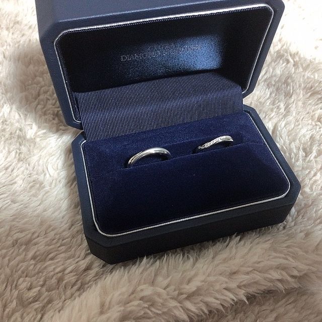 【銀座ダイヤモンドシライシの口コミ】 ねじれているデザインが特徴的で、ダイヤモンドがたくさん付いており華や…