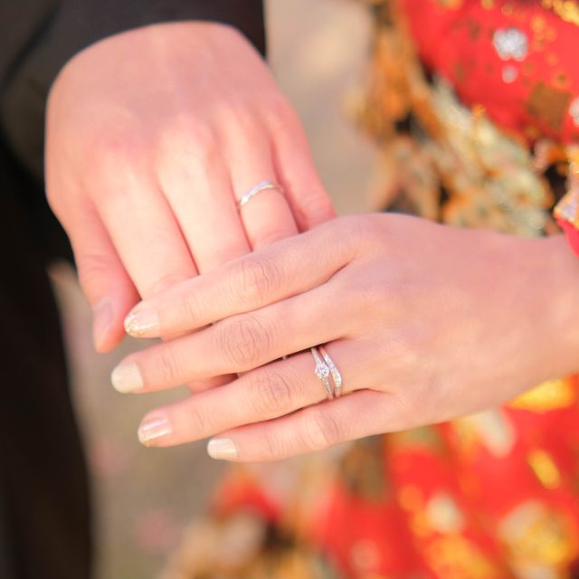 【宝寿堂(ほうじゅどう)の口コミ】 男女とも、少しVラインになっているので、指が長く綺麗に見えるデザインだ…