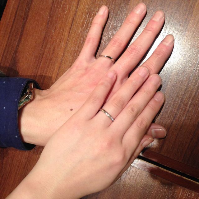 【LEHAIM(レハイム)の口コミ】 女性の方に、ダイヤがついているものが良くて、これを選びました。細身の…