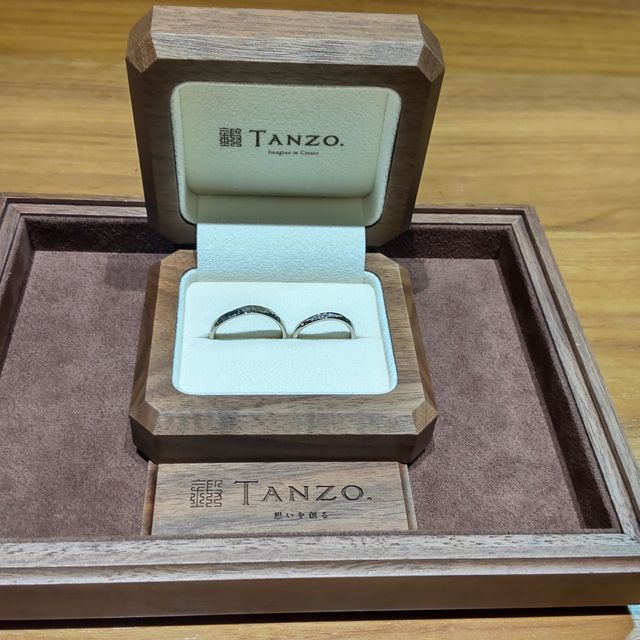 【TANZO.(鍛造指輪)の口コミ】 素材もデザインも自由自在に選ぶことが出来ました。
好みのデザインが定ま…