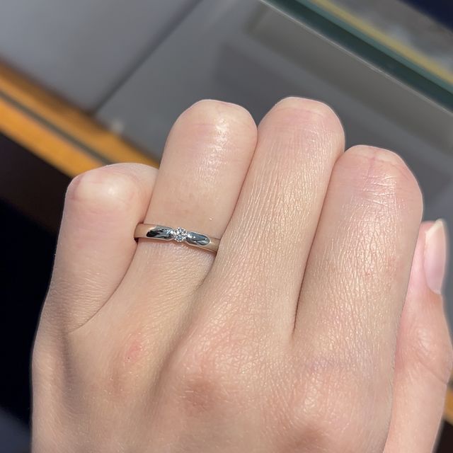 【銀座ダイヤモンドシライシの口コミ】 指輪を見に行く前は、ダイヤ無しのシンプルな物にしようと考えていました…