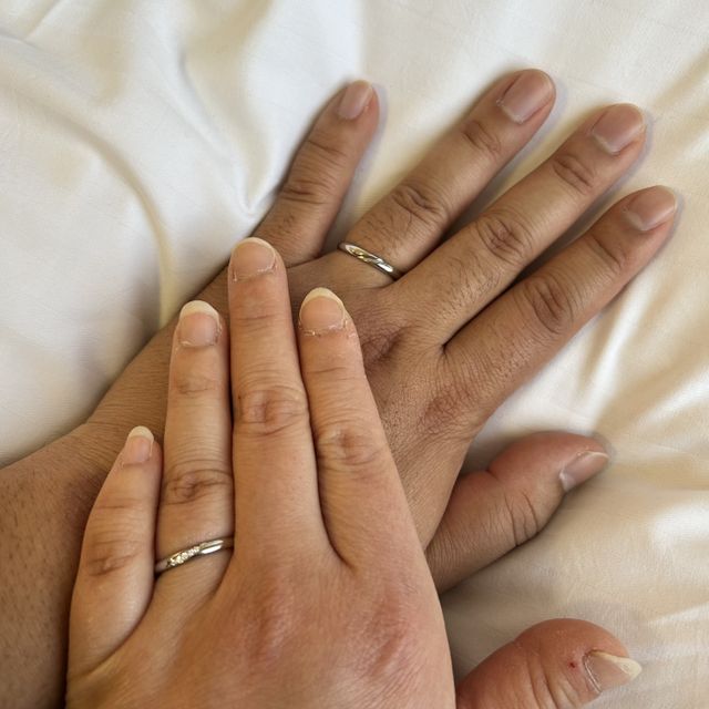 【ROYAL ASSCHER(ロイヤル・アッシャー)の口コミ】 形はデザインはもちろんのこと、自身の指に合った付け心地も重視し、2人が…