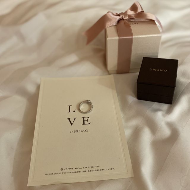 【アイプリモ(I-PRIMO)の口コミ】 リングがまっすぐな形状ではあるが隠れたハートがある可愛らしいデザイン…