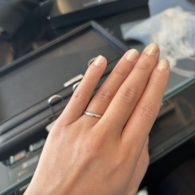 【エクセルコダイヤモンド(EXELCO DIAMOND)の口コミ】 v字ライン、プラチナの指輪の中でも価格は安価でその場で購入をしたいほど…