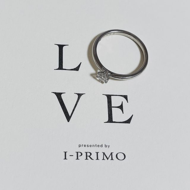 【アイプリモ(I-PRIMO)の口コミ】 シンプルで普段使いもできて素敵です。何より横から見た台座のデザインが…