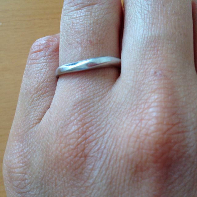 【4℃ BRIDAL(ヨンドシーブライダル)の口コミ】 夫婦ペアで着用できることがまず第一の決め手でした。また男性用の指輪が…