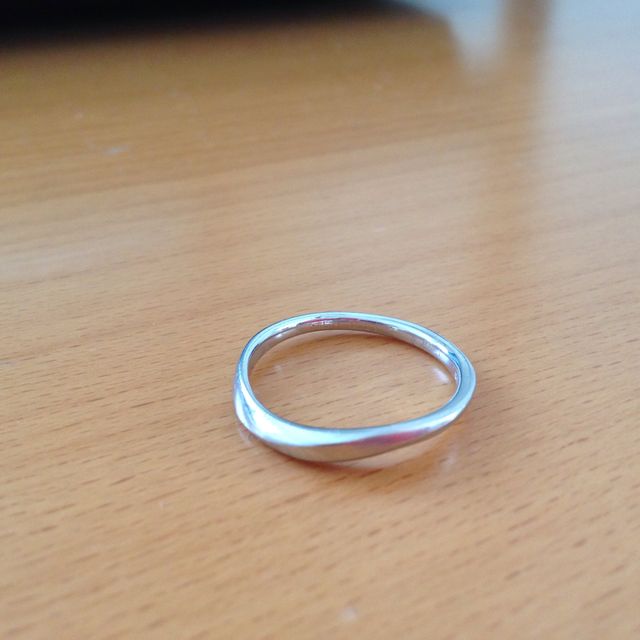 【4℃ BRIDAL(ヨンドシーブライダル)の口コミ】 夫婦ペアで着用できることがまず第一の決め手でした。また男性用の指輪が…