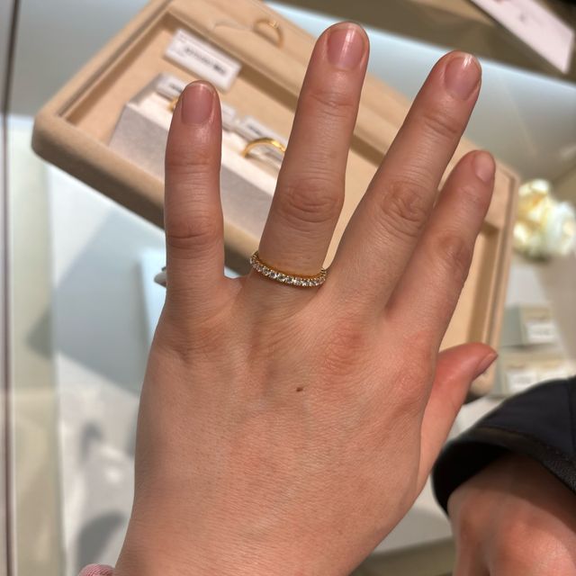 【4℃ BRIDAL(ヨンドシーブライダル)の口コミ】 手頃な価格でシンプル過ぎずエレガントな雰囲気のものにしました。価格は1…