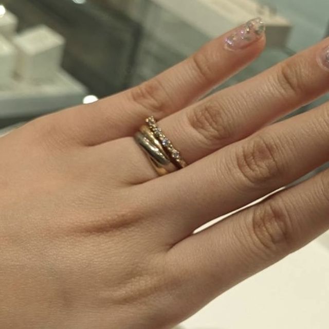【AbHeri(アベリ)の口コミ】 結婚指輪と重ね付けできるか、普段使いして目立ちすぎないか、自分自身に…