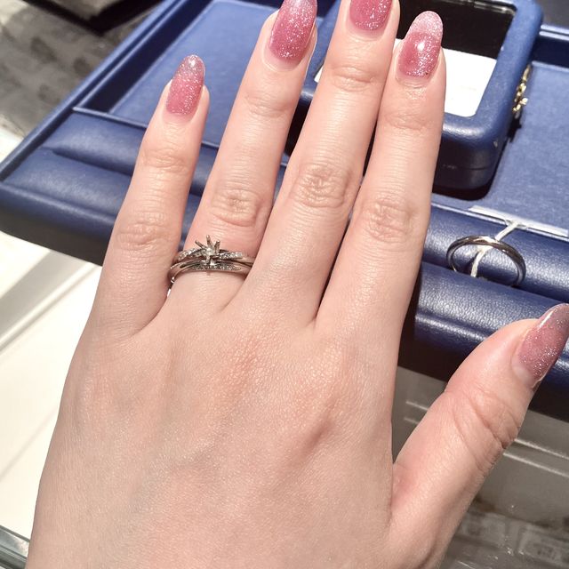 【銀座ダイヤモンドシライシの口コミ】 初めて婚約指輪を探しました。ゼクシィアプリにて、友達にオススメされた…
