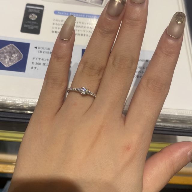 【銀座ダイヤモンドシライシの口コミ】 エンゲージリングはエタニティタイプにしたいと思い、探していた所スマイ…