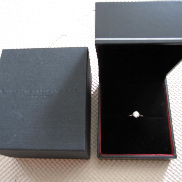 【ラザール ダイヤモンド(LAZARE DIAMOND)の口コミ】 購入する前にいろんなお店を見て回りましたが、ダイヤモンドの輝きがずば…