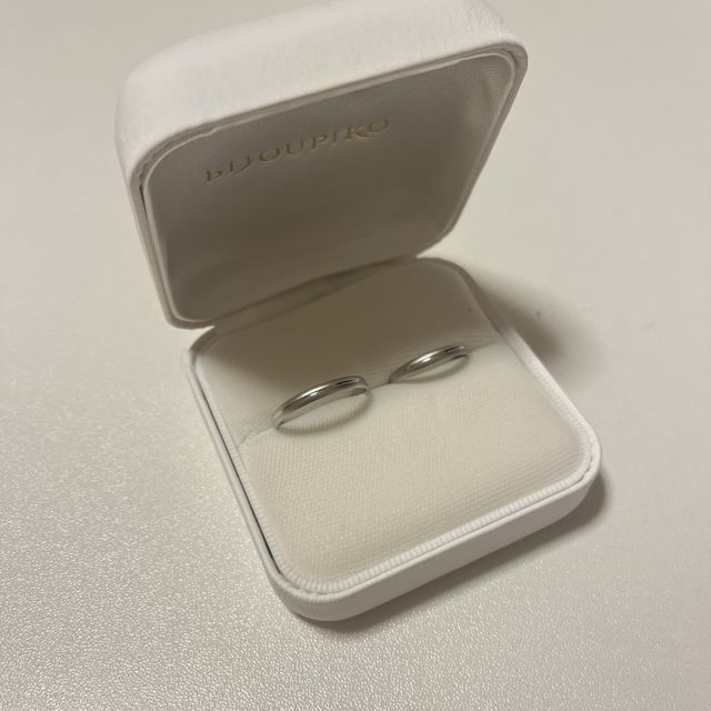 【BONDS(ボンズ)の口コミ】 関節が太く指輪が回ってしまうため、どこから見ても同じに見えるデザイン…