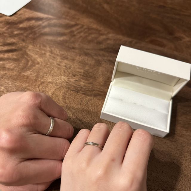 【CRAFY(クラフィ)の口コミ】 結婚指輪らしくない結婚指輪が欲しかったので、理想の形や色味やデザイン…
