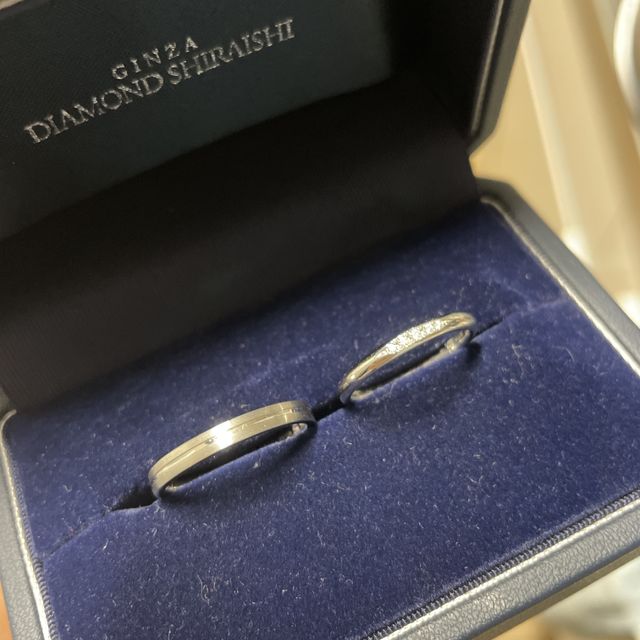 【銀座ダイヤモンドシライシの口コミ】 シンプルかつ上品な指輪です。
5つのダイヤモンドが埋め込まれていてどこ…