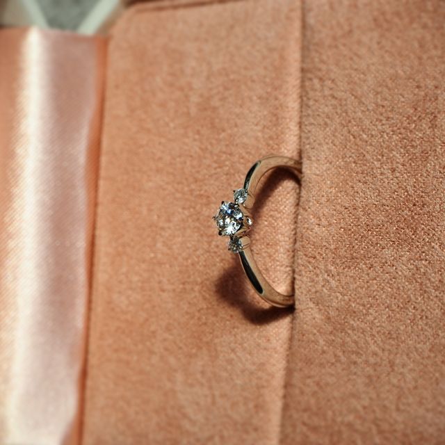 【TRECENTI(トレセンテ)の口コミ】 内側が面取りされていて付け心地がとても良い
デザインがシンプルなので、…