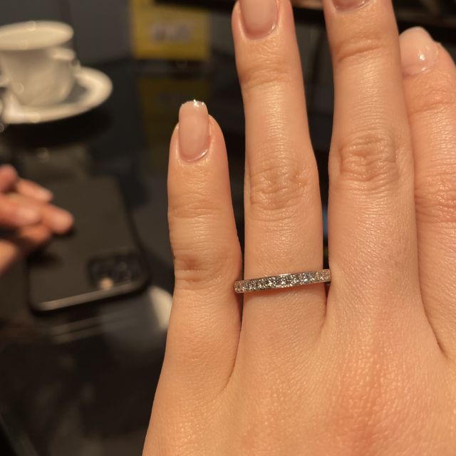 【エクセルコダイヤモンド(EXELCO DIAMOND)の口コミ】 一目惚れしました。まず、ダイヤモンドの輝きが本当に綺麗です。太さも絶…