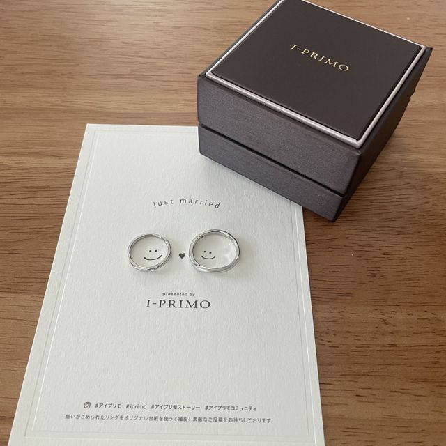 【アイプリモ(I-PRIMO)の口コミ】 シンプルで普段もつけやすいです。真ん中に流れるようなデザインの石がつ…