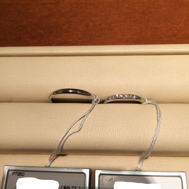 【ギンザタナカブライダル(GINZA TANAKA BRIDAL)の口コミ】 ブライダル雑誌を見る中で、デザイン性や価格帯が2人で話し合いを行った結…