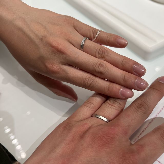 【nocur(ノクル)の口コミ】 デザインがとても良い。キリッとしているようで、どこか可愛らしさもある…