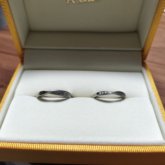 【ケイウノ ブライダル(K.UNO BRIDAL)の口コミ】 刻印は2人の趣味や雰囲気をみて文字のフォントや柄などいくつもデザインし…