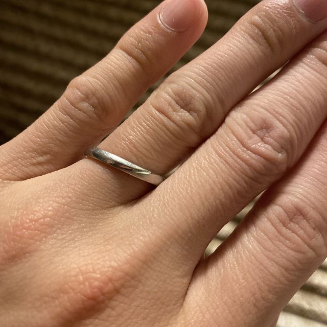 【銀座ダイヤモンドシライシの口コミ】 この指輪のおすすめポイントは2点ございます。1点目は、マット加工である…