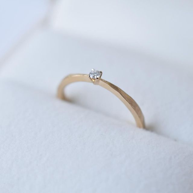 【CRAFY(クラフィ)の口コミ】 まったくの初心者で手作りで作成しました。
下地のリングをカッターとヤス…