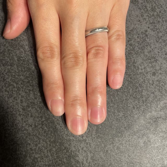 【ティファニー(Tiffany & Co.)の口コミ】 シンプルで飽きのこないデザインです。シンプルなので年齢を重ねてもつけ…