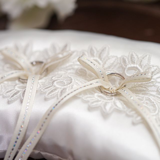 【PILOT BRIDAL(パイロットブライダル)の口コミ】 全面にカッティング加工がされており、どの角度からもキラキラしています…