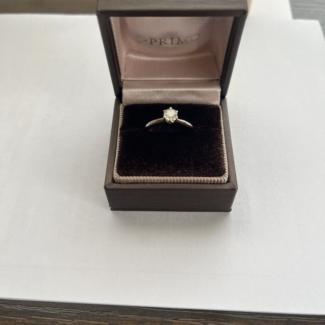 【アイプリモ(I-PRIMO)の口コミ】 今回は婚約指輪を購入させていただきました。
指輪についてはリングの形状…