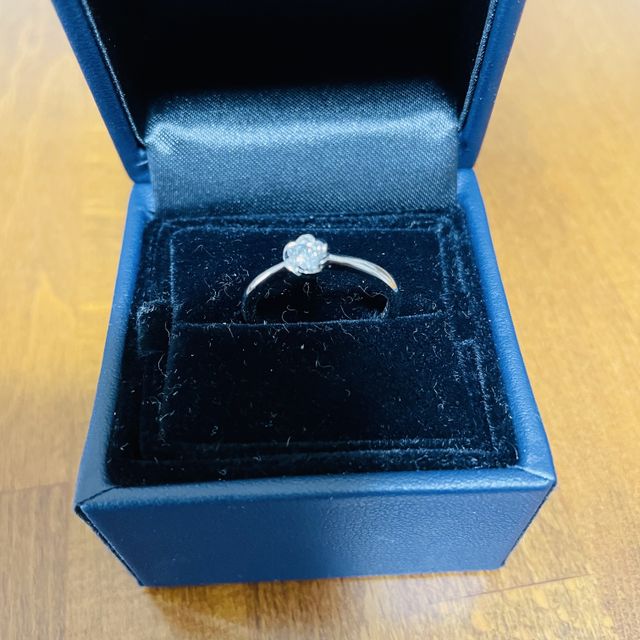 【TRECENTI(トレセンテ)の口コミ】 デザインがお花でとにかく可愛い点が一番のおすすめポイントです。可愛ら…