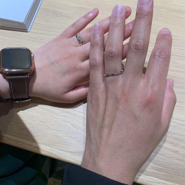 【LOVE NOTESの口コミ】 デザインは相手の好みに合わせで探しました！
価格は二人で話し合って書い…