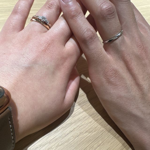 【LOVE NOTESの口コミ】 つちめになっていて、可愛くも綺麗にも身につけられる指輪になっています…