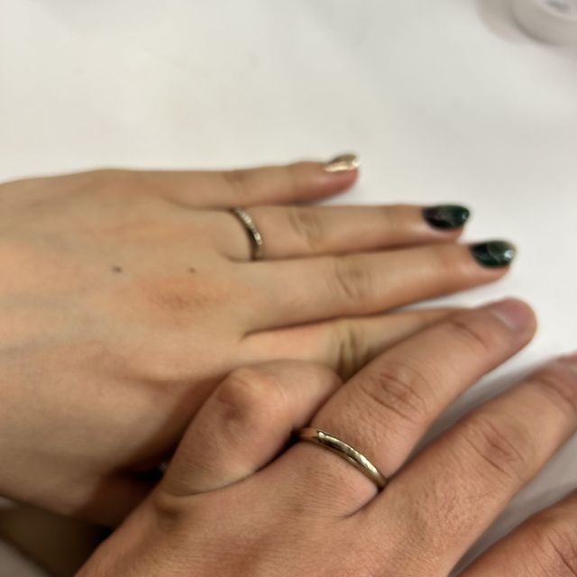 【4℃ BRIDAL(ヨンドシーブライダル)の口コミ】 スパイラルは好みではないかなと思ったけど、持ってきてくれて着用してみ…