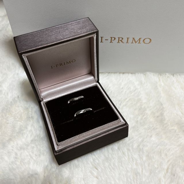 【アイプリモ(I-PRIMO)の口コミ】 デザインはVの形にしました。
スタイリッシュで日常で使用しやすく付け心…