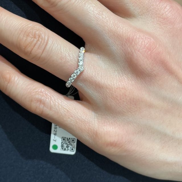 【和光ブライダルブティックギンザの口コミ】 購入金額は予算外だったのですが、ダイヤモンドの数の多さとエレガントさ…