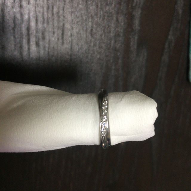 【NINA RICCI(ニナリッチ)の口コミ】 何件かハイブランドの結婚指輪も含めて、検討しに行きました。その中でも…