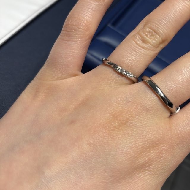 【銀座ダイヤモンドシライシの口コミ】 ダイヤモンドが多くてキラキラして見えるのがとても素敵だと思いました。…