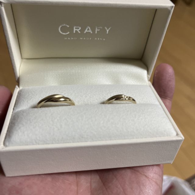 【CRAFY(クラフィ)の口コミ】 シャンパンゴールドの色味がほんとうに綺麗で、ブラシ加工なども入れるこ…